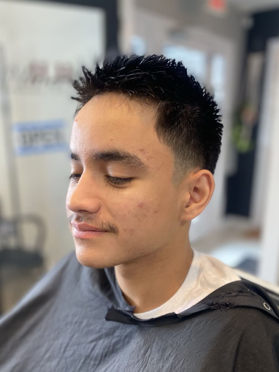 Spiky textured top with a taper